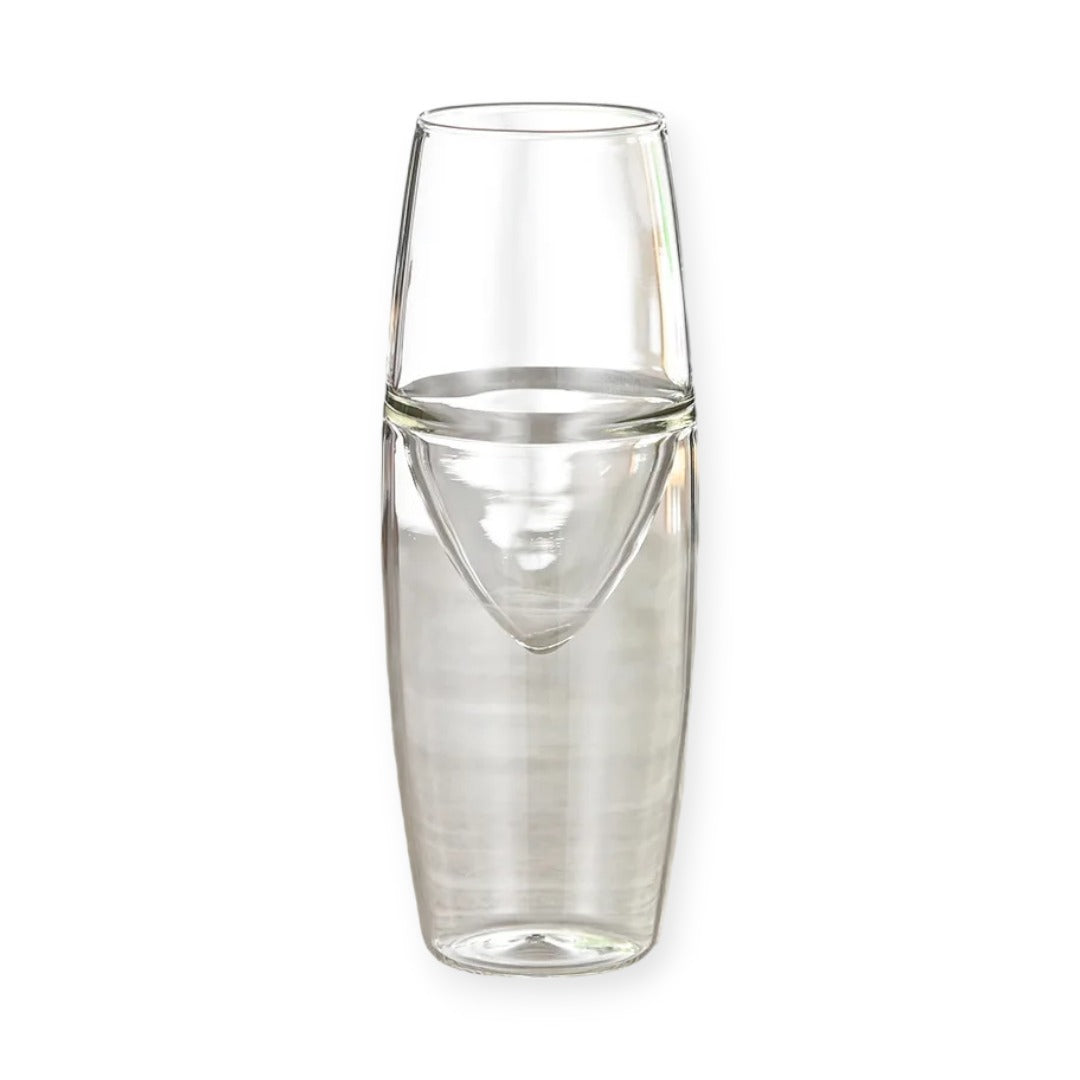 Tasse en verre double paroi de forme ogive haute d'une capacité de 150ml, idéale pour les boissons chaudes et froides.