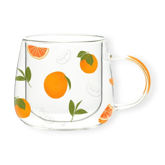 Tasse double paroi en verre avec anse décorée de motifs de fruits oranges, idéale pour déguster votre boisson chaude préférée. Design moderne et élégant pour un moment gourmand et vitaminé.