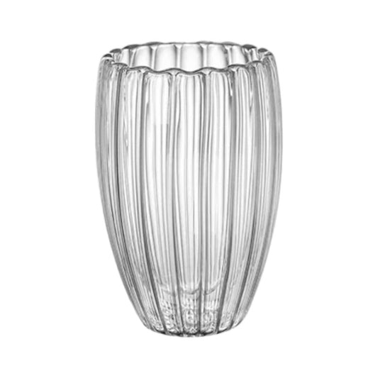Image d'une tasse à double paroi en verre, de 450ml décorée d'une strie verticale de couleur agrume. Cette tasse unique est idéale pour se régaler de boissons chaudes ou froides tout en admirant le design moderne et élégant de la strie qui la décore.