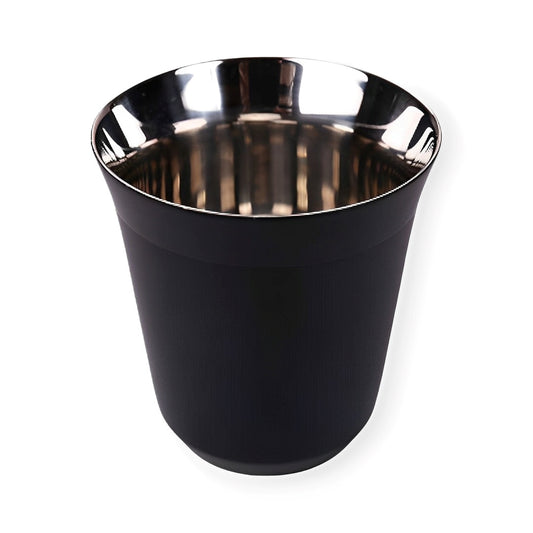 Tasse à expresso noir avec double paroi en acier inoxydable pour une isolation thermique optimale, idéale pour les amateurs de café. Parfait pour un usage quotidien ou pour une occasion spéciale. Facile à nettoyer et durable.